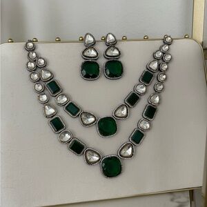 Elegant Green and Silver Necklace Set